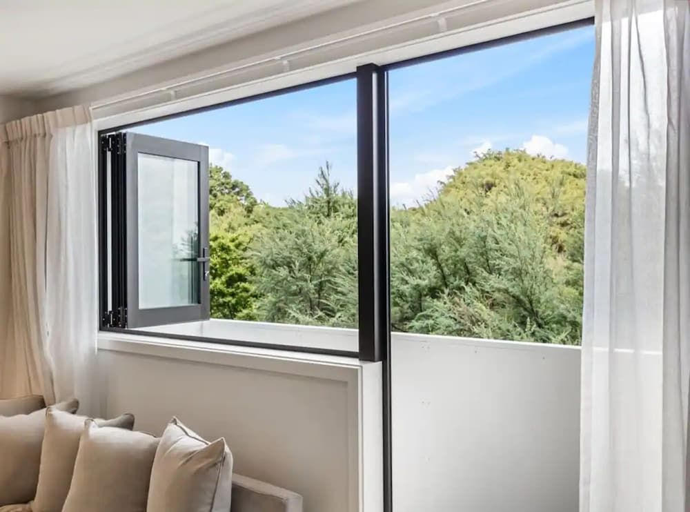 undefined Convenient Modern 2-Bedroom Unit With Free Parking 7