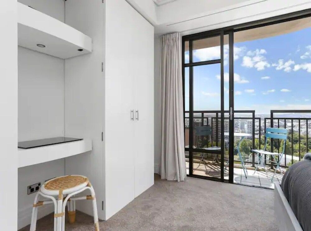 undefined Bright One Bedroom Beauty With Balcony 6