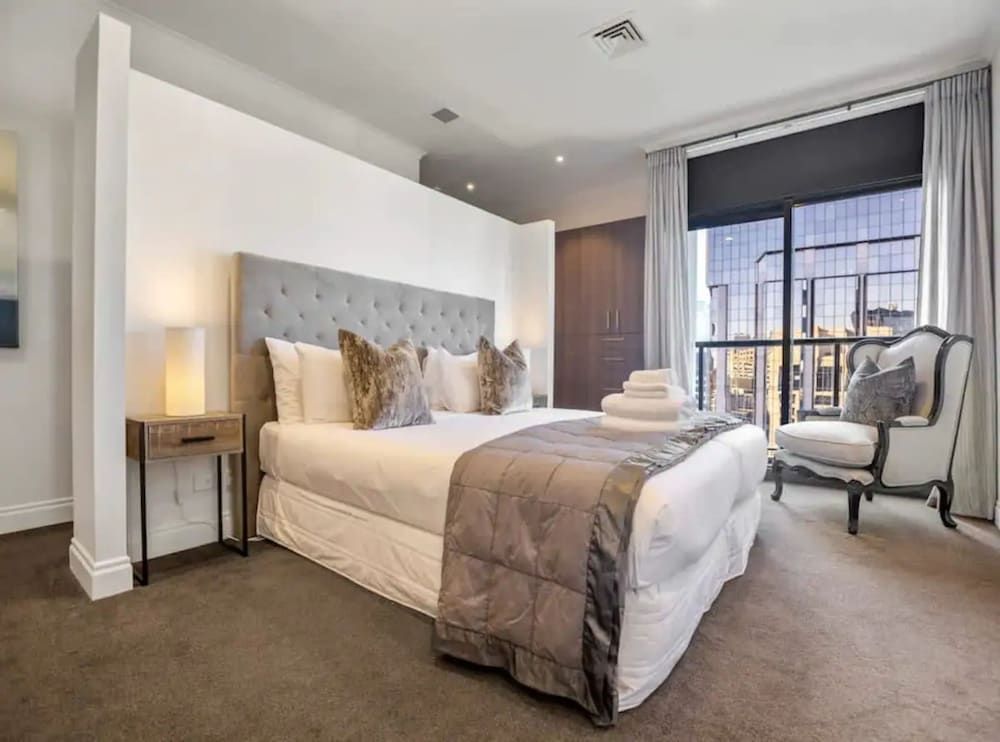 undefined Penthouse Sophistication On Queen Street 5