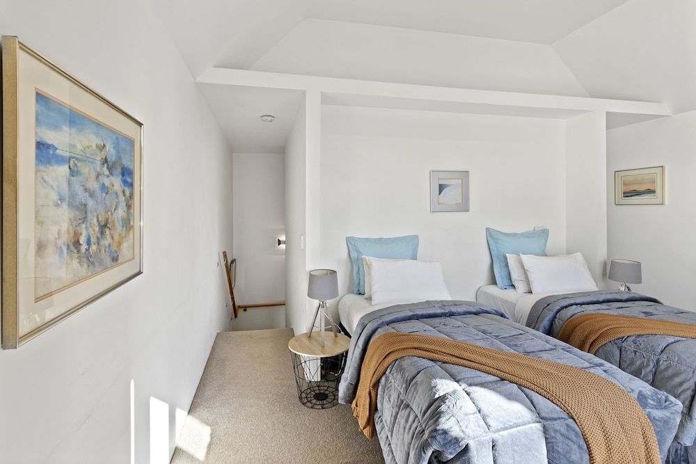 undefined CBD Spacious 3 Storey Terrace House 6