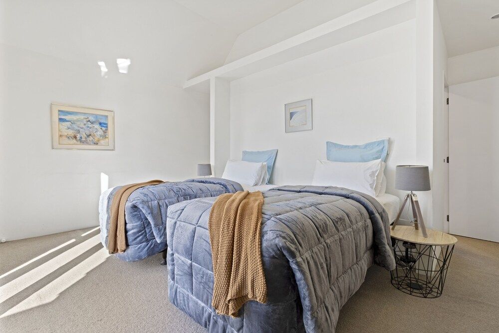 undefined CBD Spacious 3 Storey Terrace House 5