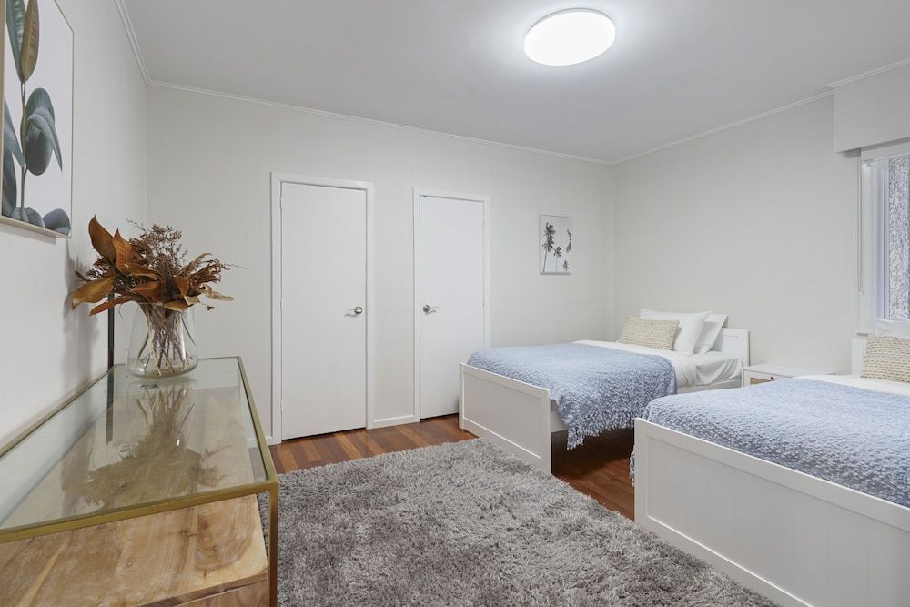 Amazing Home By Beach - Aircon-ed House 6