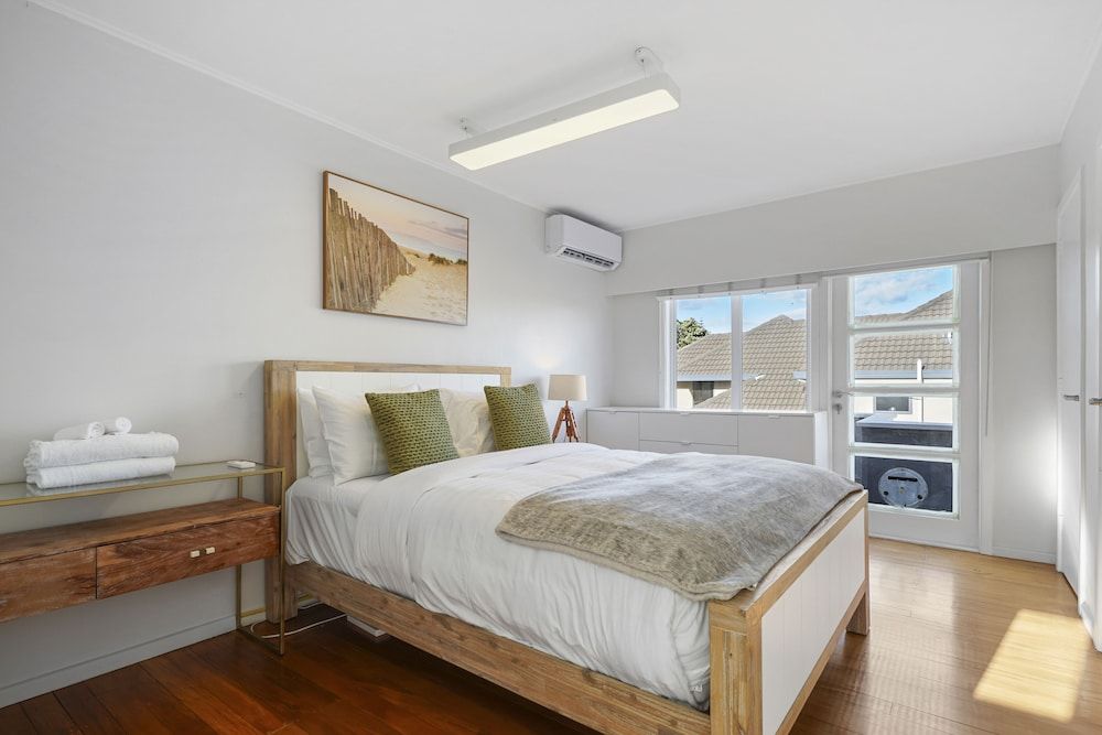 Amazing Home By Beach - Aircon-ed House 5