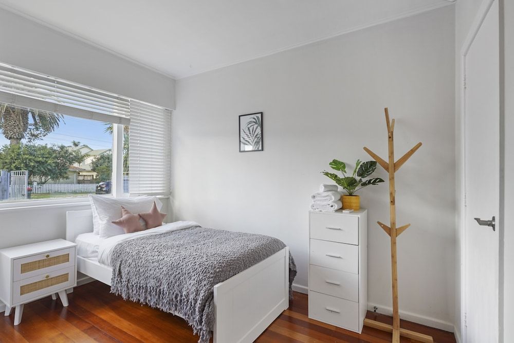 Amazing Home By Beach - Aircon-ed House 7