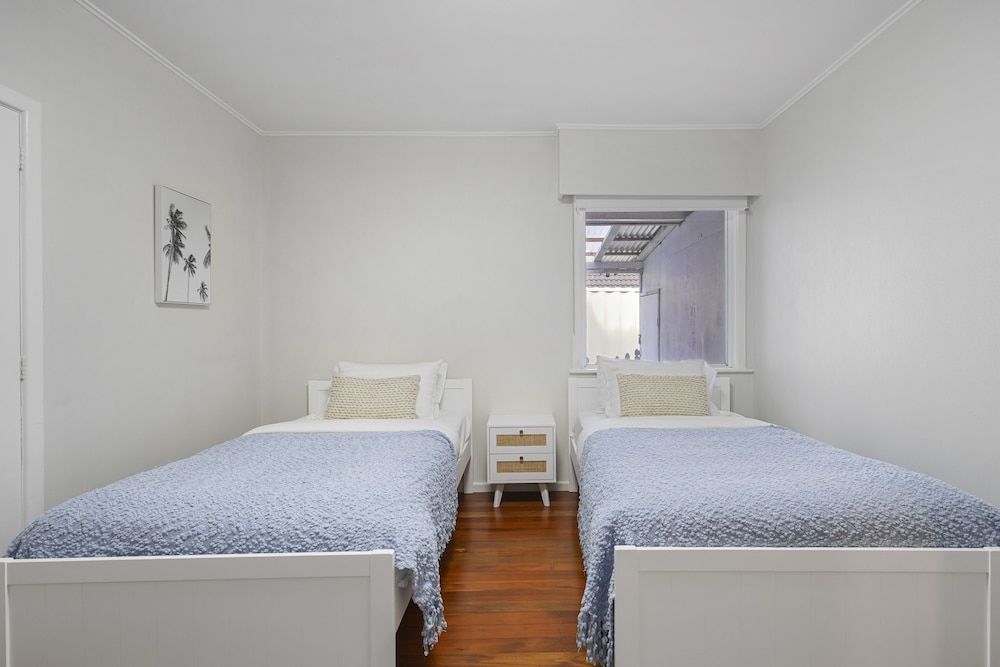 Amazing Home By Beach - Aircon-ed House 8