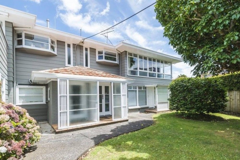 undefined Lovely 2 Bedroom Apartment in Quiet Parnell