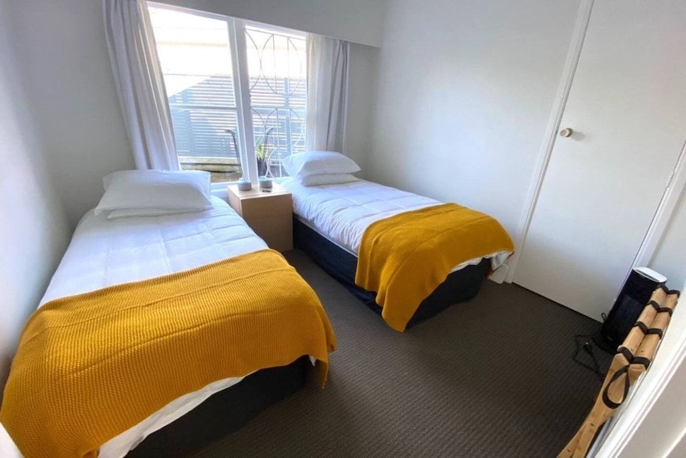 undefined Lovely 2 Bedroom Apartment in Quiet Parnell 5