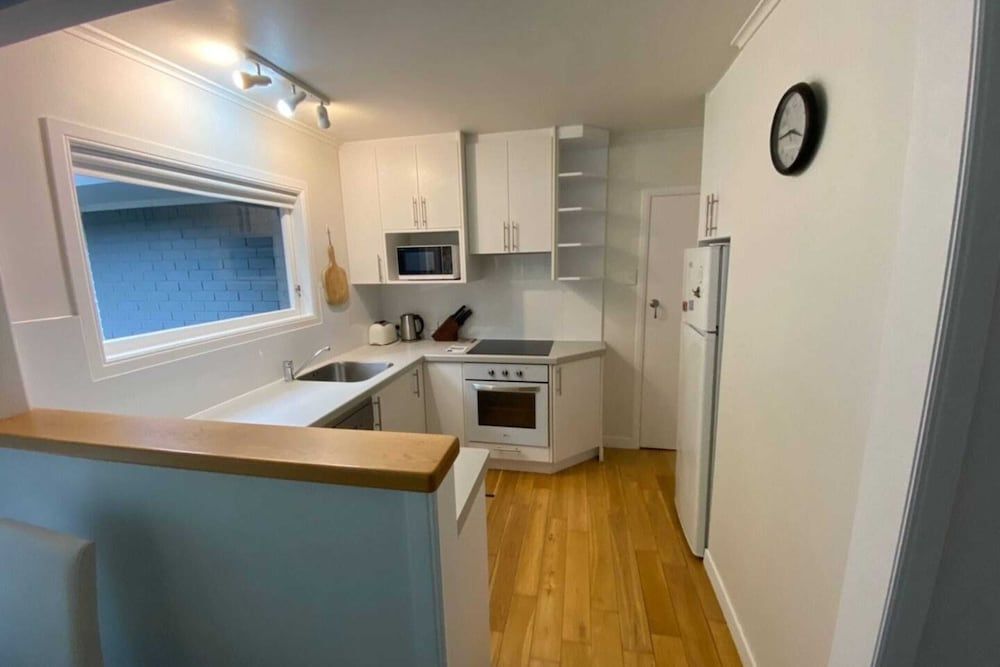 undefined Lovely 2 Bedroom Apartment in Quiet Parnell 7