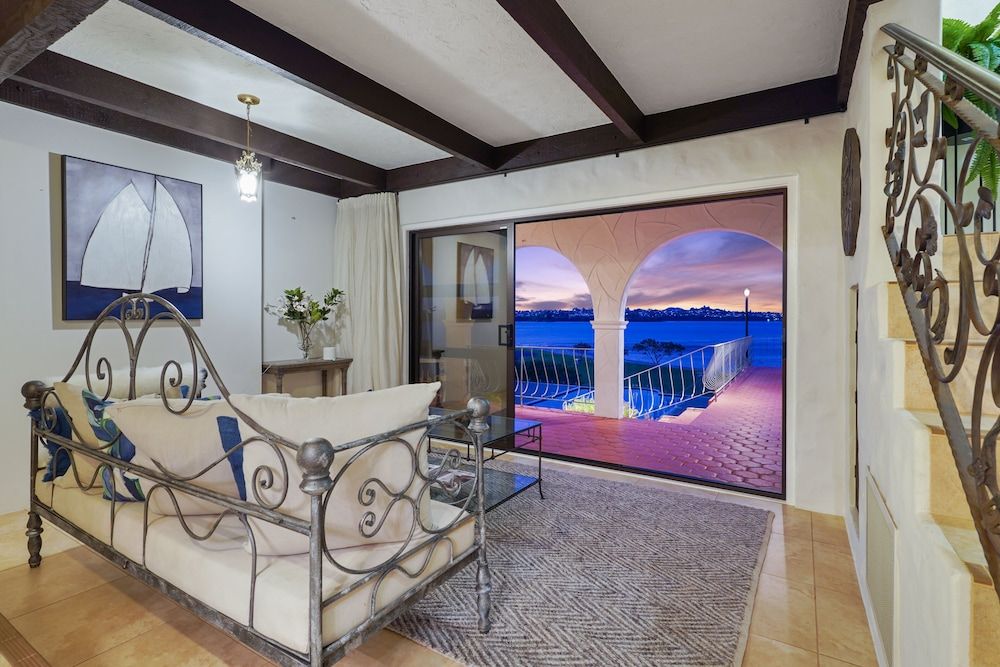 Magnificent Beachfront Mansion - Pool House 32