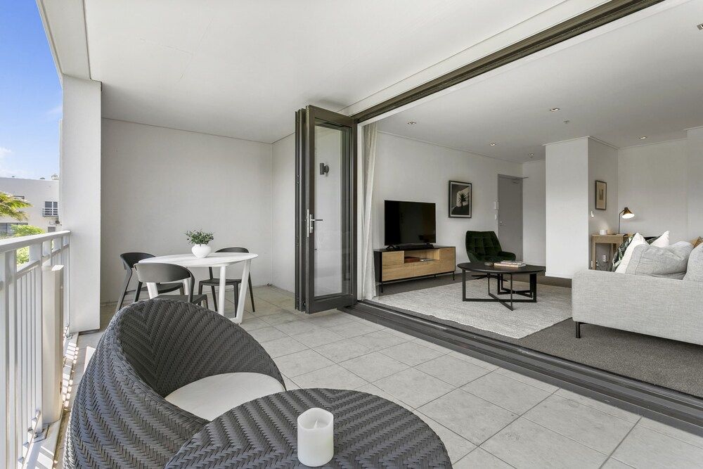 Spacious viaduct sancturary Deluxe Apartment 12