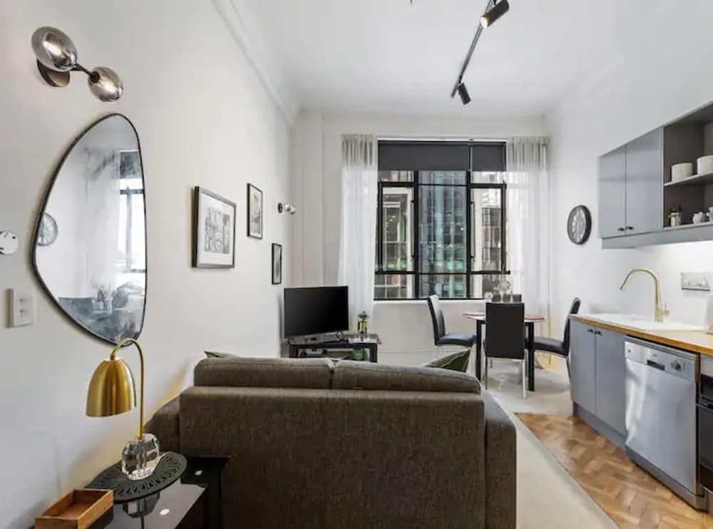 undefined Cosy Central Apartment - Charming Building 5