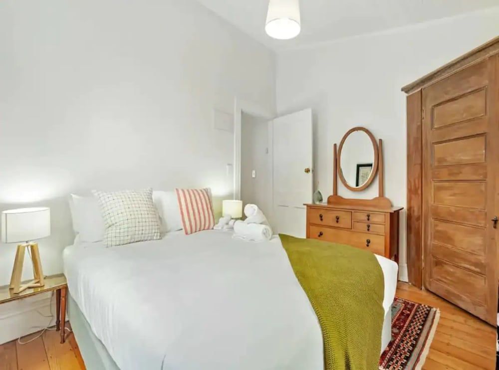 undefined Cheerful 1 Bedroom Home With Free Parking