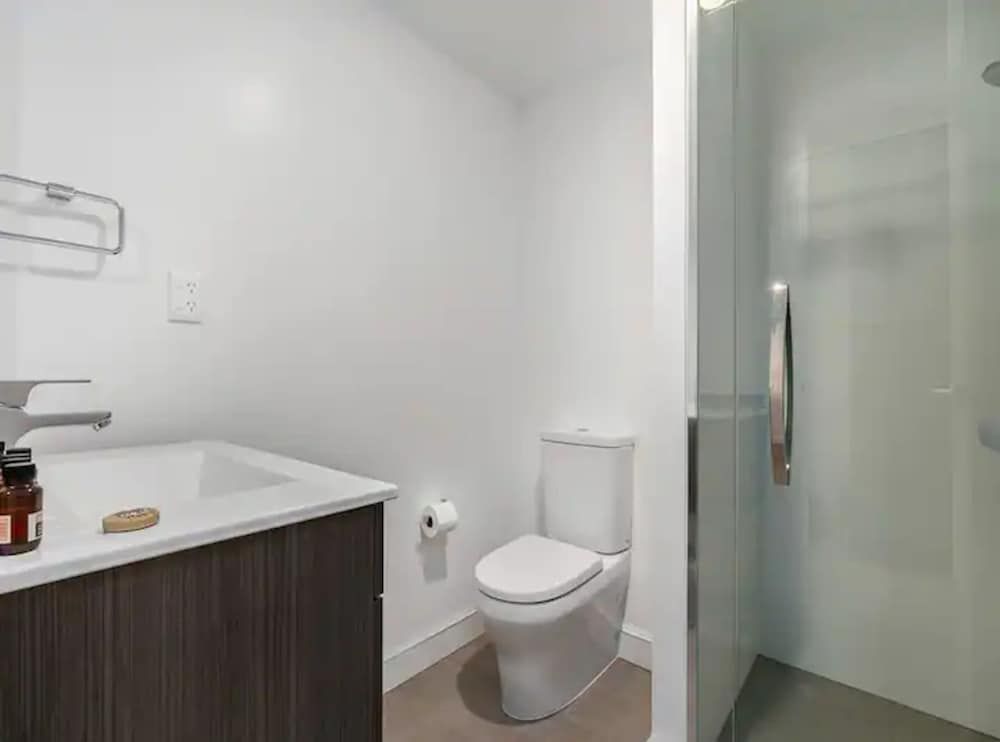 undefined Beautifully Modern Brand New Central Apartment 6