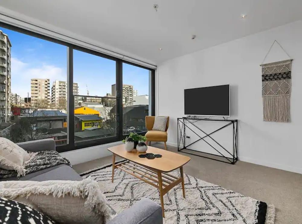 undefined Beautifully Modern Brand New Central Apartment 3