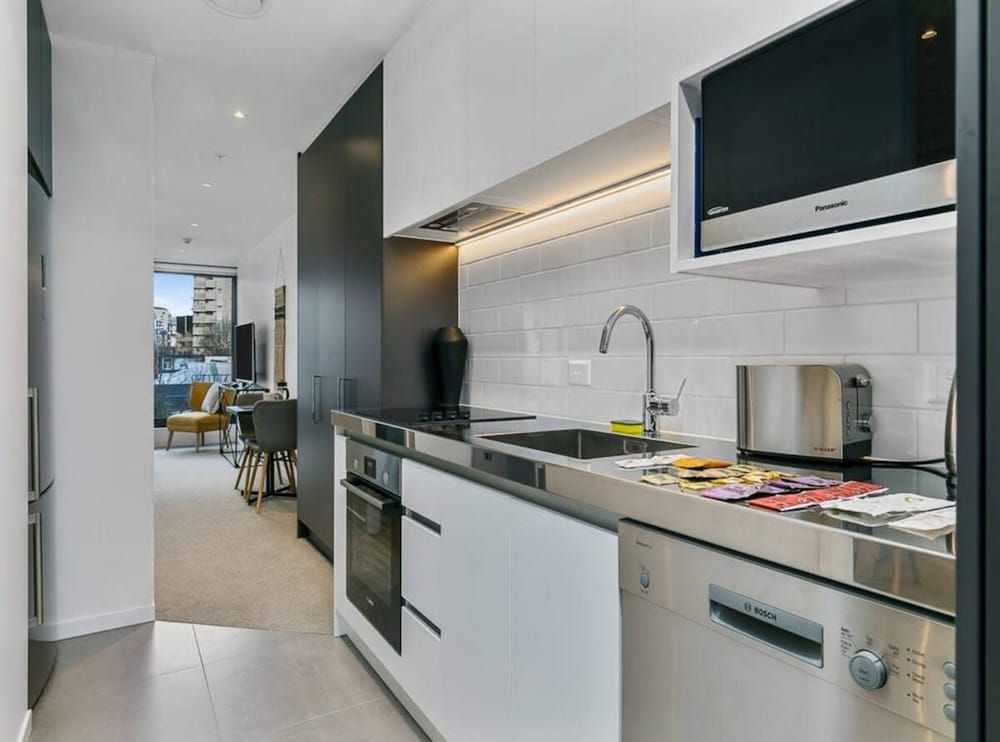 undefined Beautifully Modern Brand New Central Apartment 5