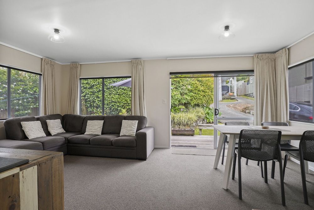 undefined Modern Central Home - Parking & Aircon 10