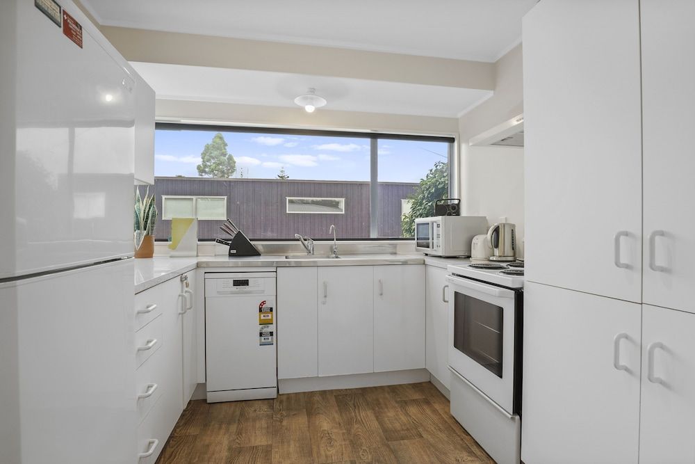 undefined Modern Central Home - Parking & Aircon 6