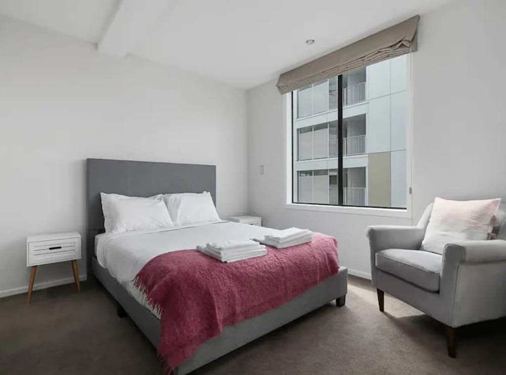 undefined Beautiful Sky Tower View Home W/ Free Parking 4