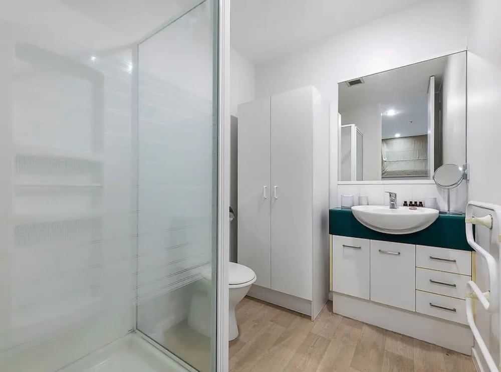 undefined Beautiful Sky Tower View Home W/ Free Parking 7