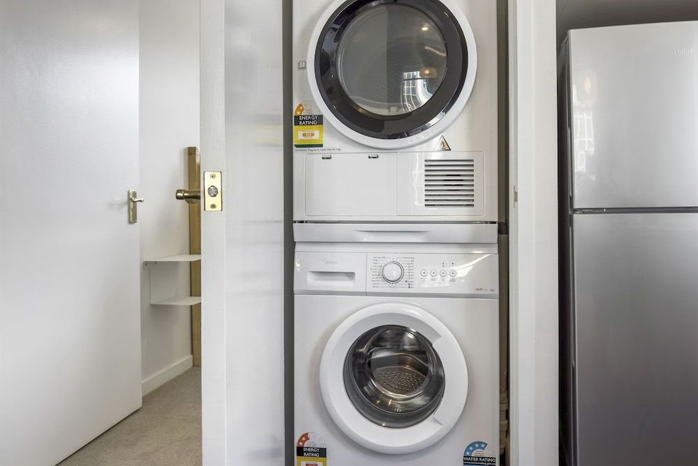 Elegant Living in the City Deluxe Apartment 12