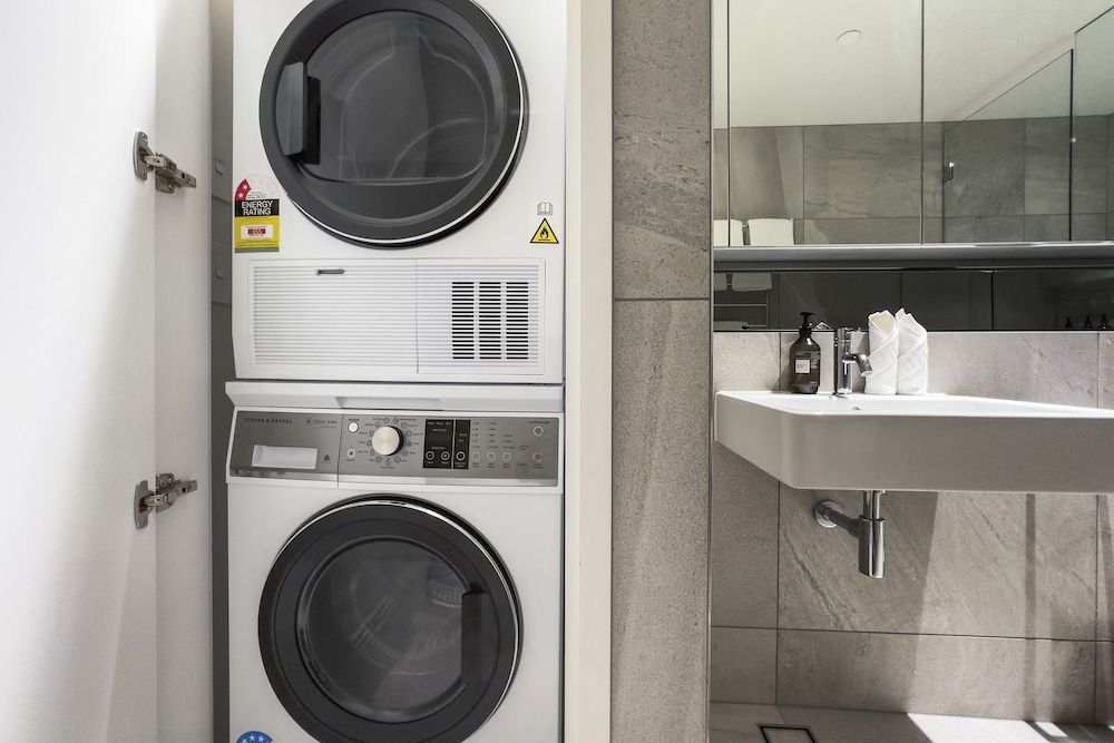 Modern tranquility in the city Deluxe Apartment 7