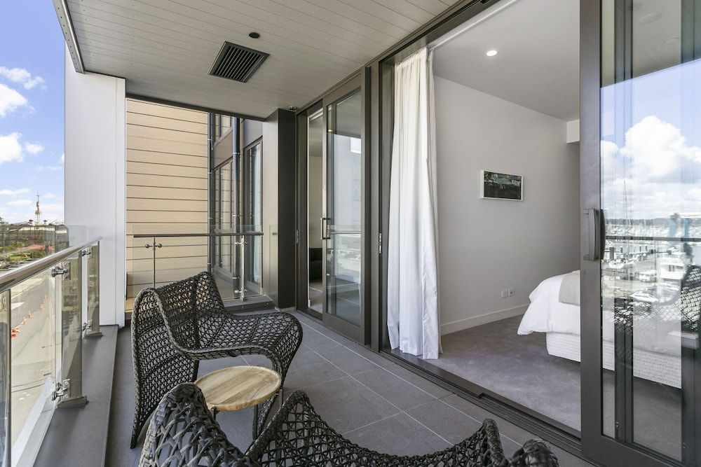 Modern tranquility in the city Deluxe Apartment 6