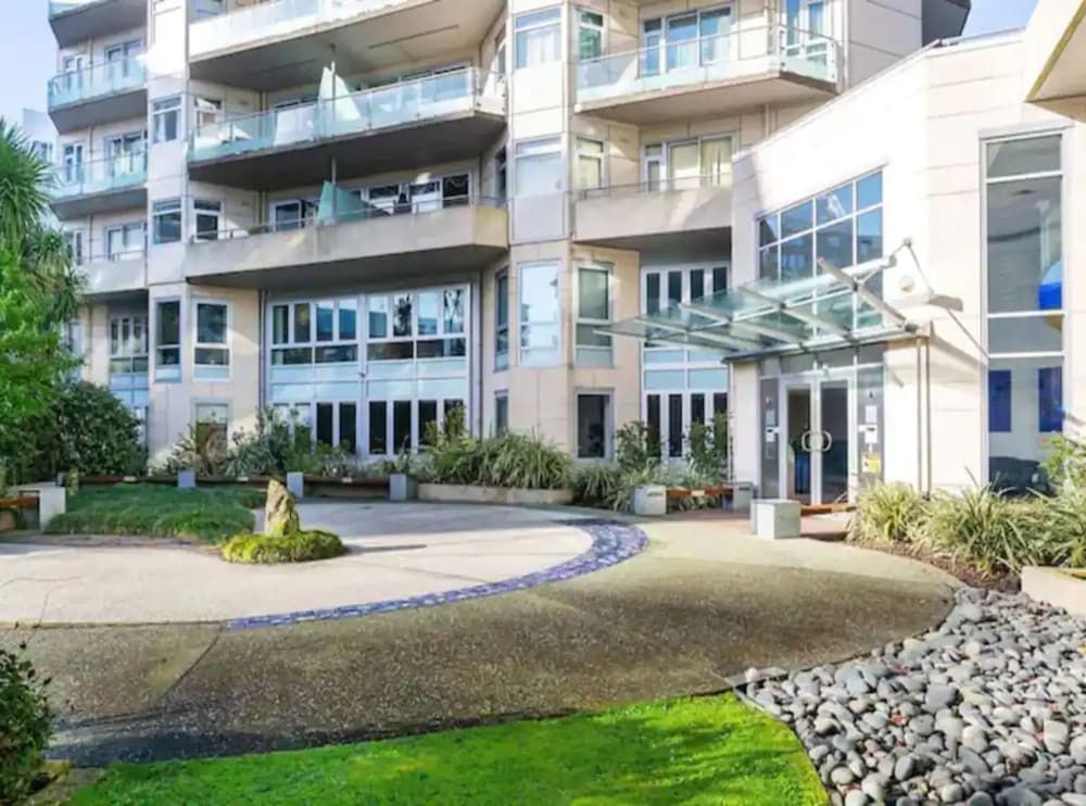 undefined Wonderful Apartment With Free Parking! 2