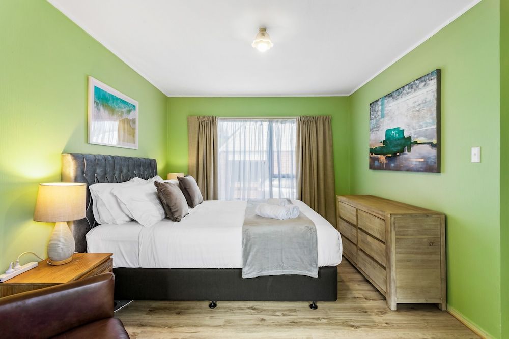 undefined Family Retreat close to City - Netflix 10