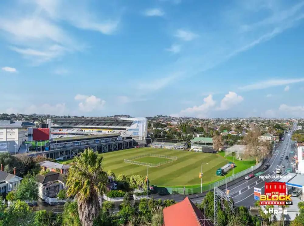 undefined Awesome Apartment W/ Parking! 2