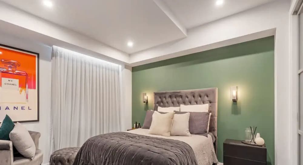 undefined Awesome Apartment W/ Parking!