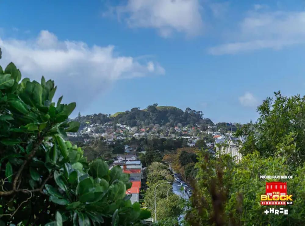 undefined Awesome Apartment W/ Parking! 8