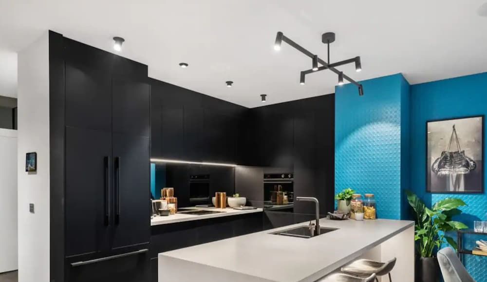 undefined Awesome Apartment W/ Parking! 6