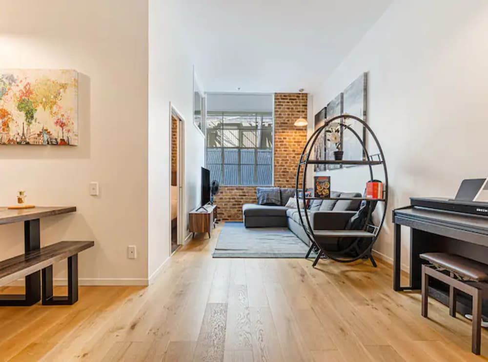 undefined Stylish City Pad Near Sky Tower! 5