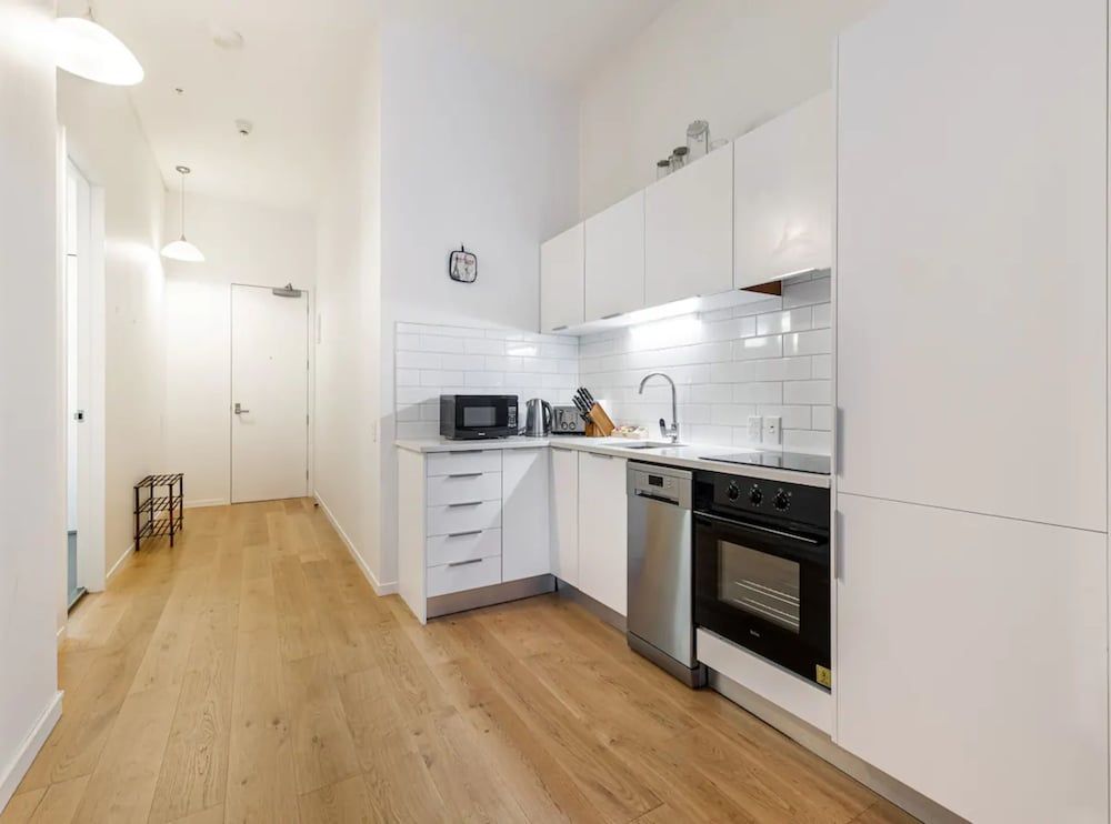 undefined Stylish City Pad Near Sky Tower! 4