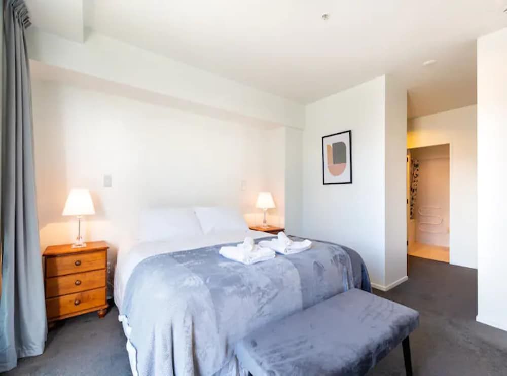 undefined Stunning Three Bedroom Home Near Sky Tower 5