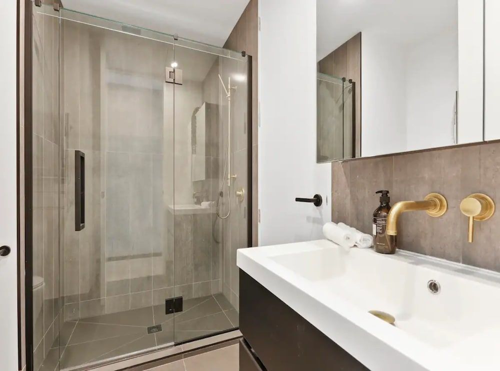 undefined Stunning Modern Two Bedroom - Perfect Location! 7