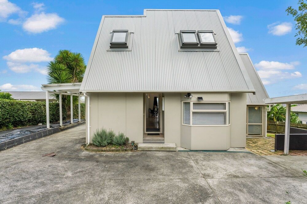 undefined A Home away from Home - Netflix -Parking