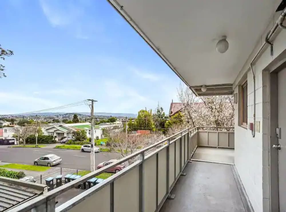 undefined Lovely 2-Bedroom Apartment With Free Parking 8