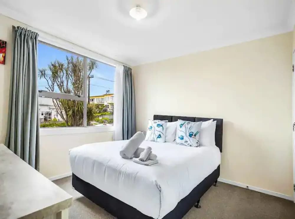 undefined Lovely 2-Bedroom Apartment With Free Parking 4