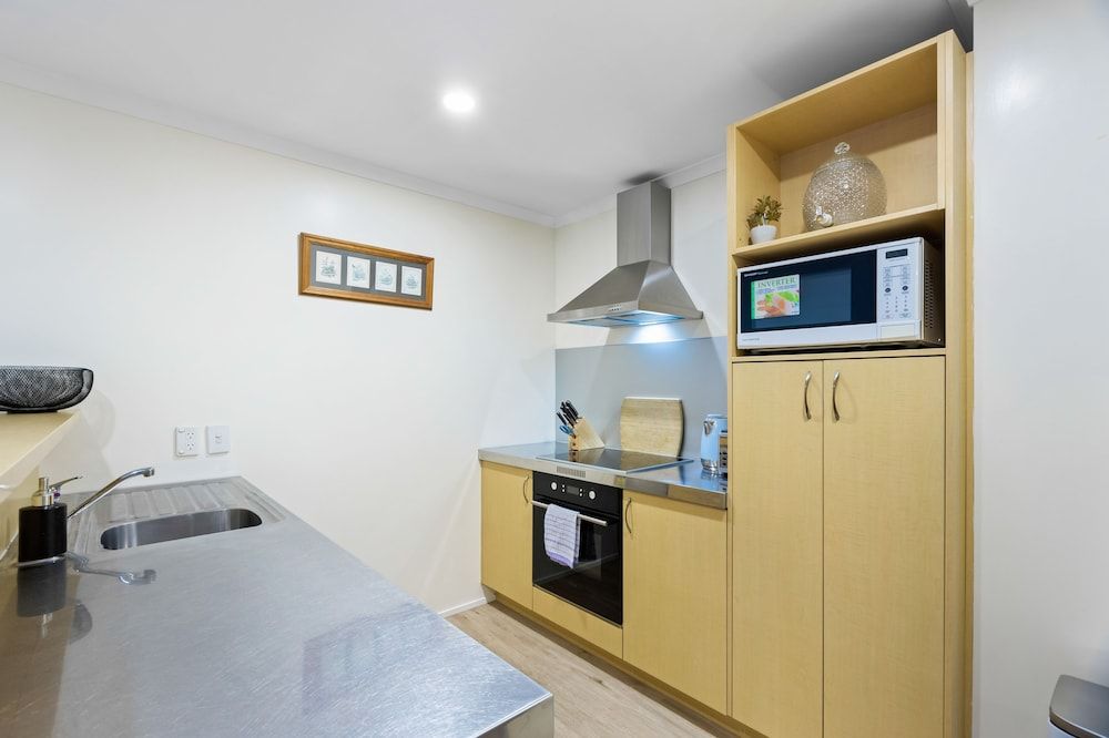 undefined Superb 2BR Aprt in Central City - Wifi 10