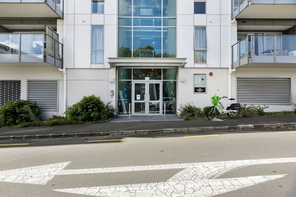 undefined Superb 2BR Aprt in Central City - Wifi 5