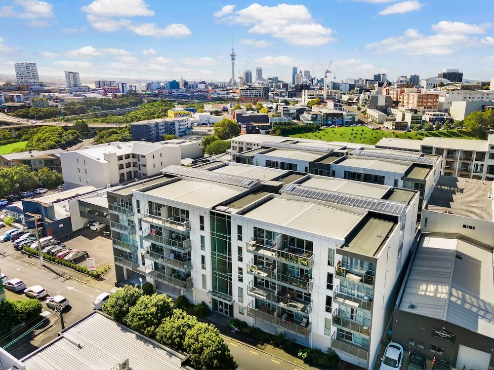 undefined Superb 2BR Aprt in Central City - Wifi 7