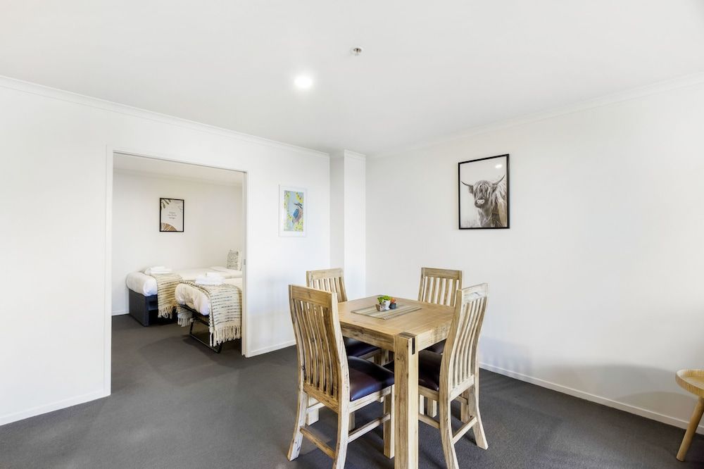 undefined Superb 2BR Aprt in Central City - Wifi 8