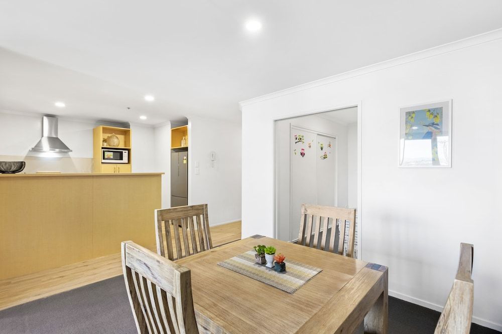 undefined Superb 2BR Aprt in Central City - Wifi 9