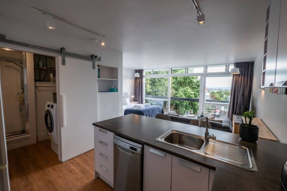 undefined Centrally Located Light-filled Studio w/ Parking 5