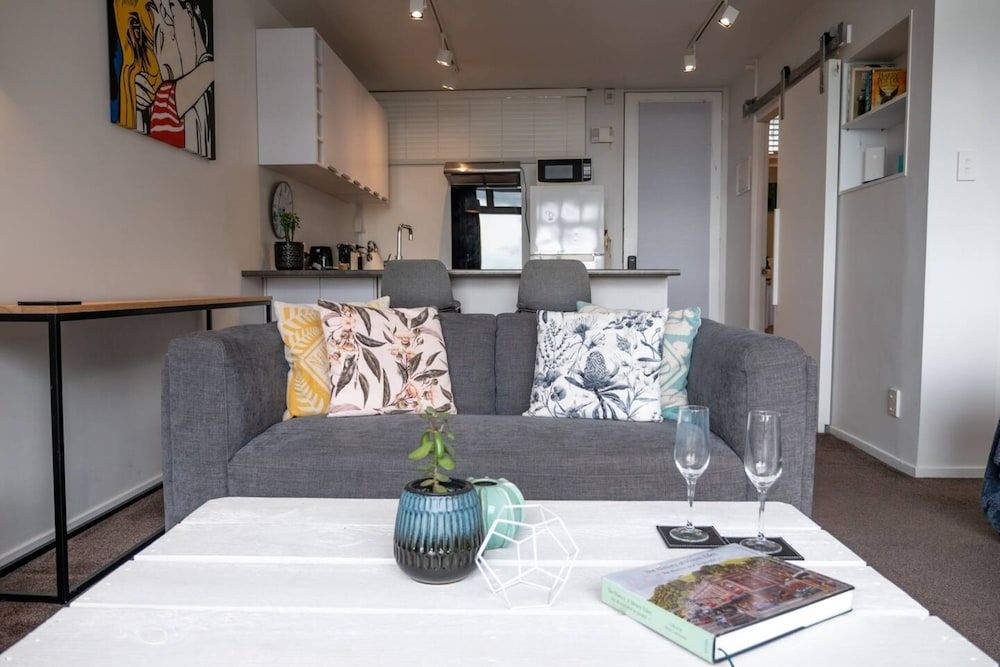 Centrally Located Light-filled Studio w/ Parking Basic Studio, 1 Queen Bed 19