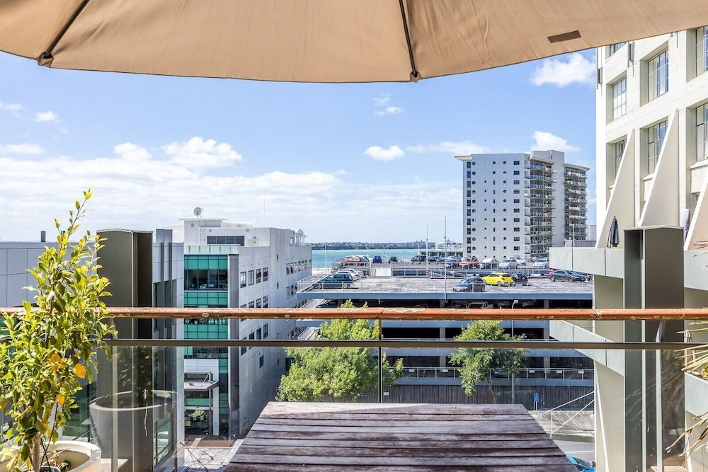 Carefree living in the heritage Deluxe Apartment 12