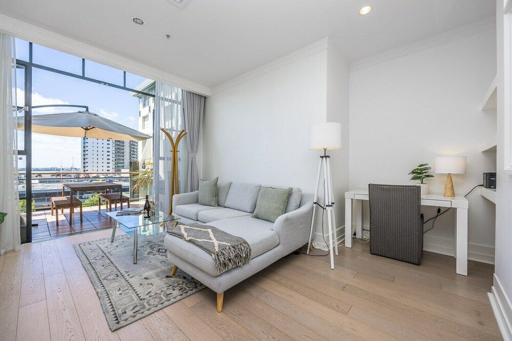 Carefree living in the heritage Deluxe Apartment 9