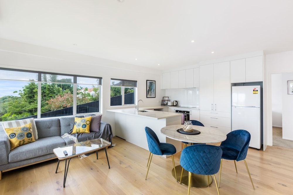 undefined Sensational North Shore Retreat -Netflix 7