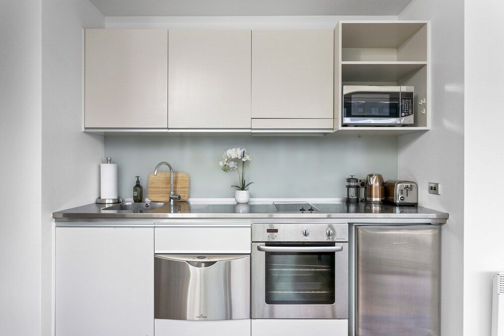 undefined Light and convenient city living 7